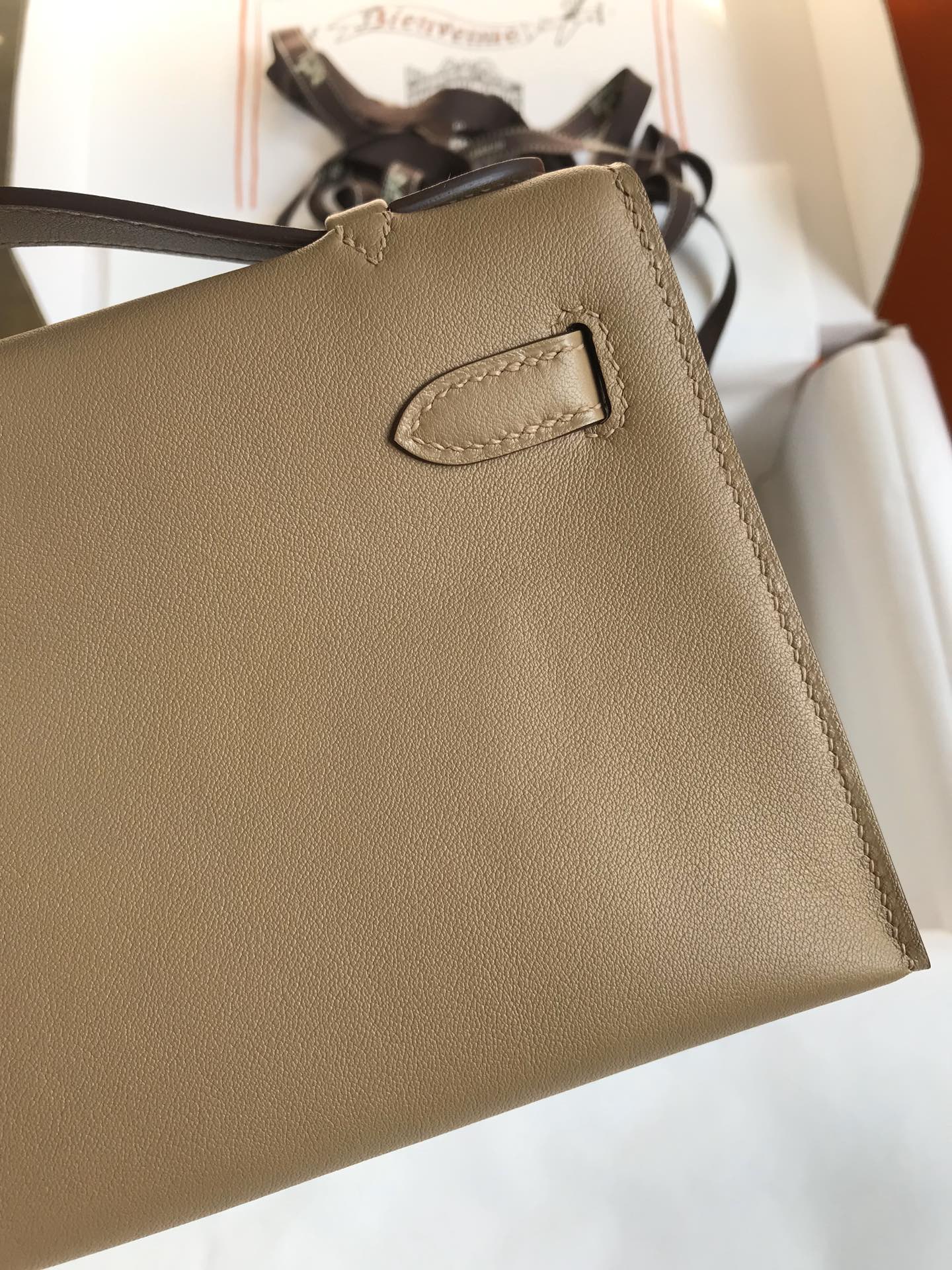 Hermes Mini Kelly Pochette 22cm Bag In Trench Swift Leather